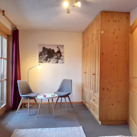 Erika * 加爾米施-帕滕基興